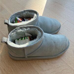 Kids UGG blue Plush Lined bootie